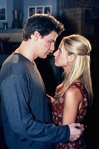 dans quel episode buffy rencontre angel